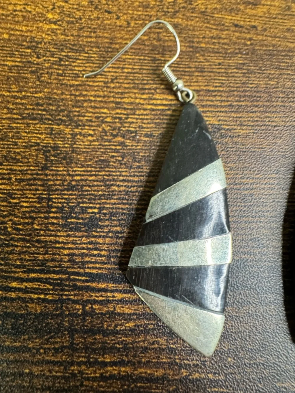 🍄Hand Crafted Black and Silver Geometric Inlay Dangle Earrings - Simulated Horn - Picture 4 of 7